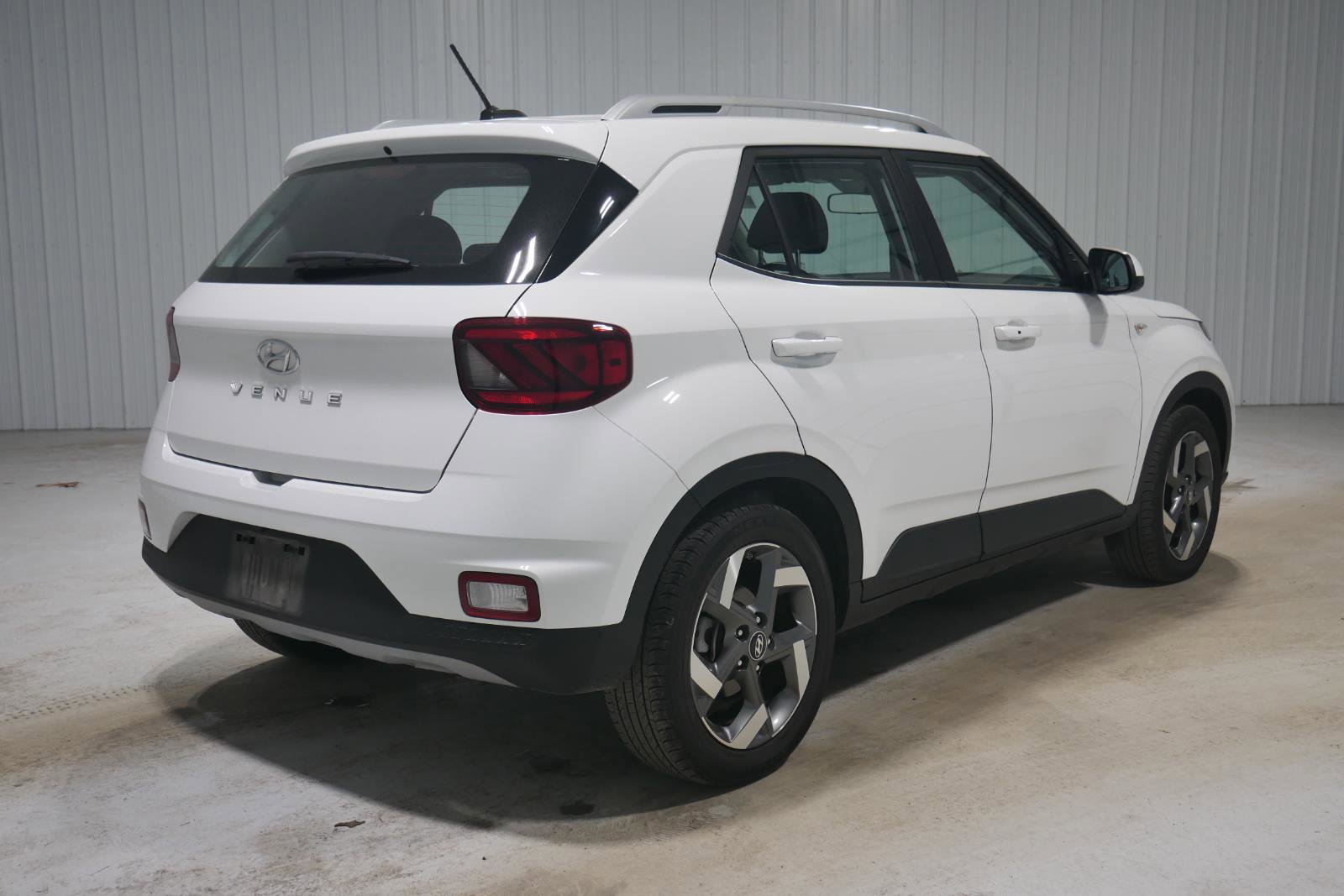 Used 2024 Hyundai Venue SEL image 5