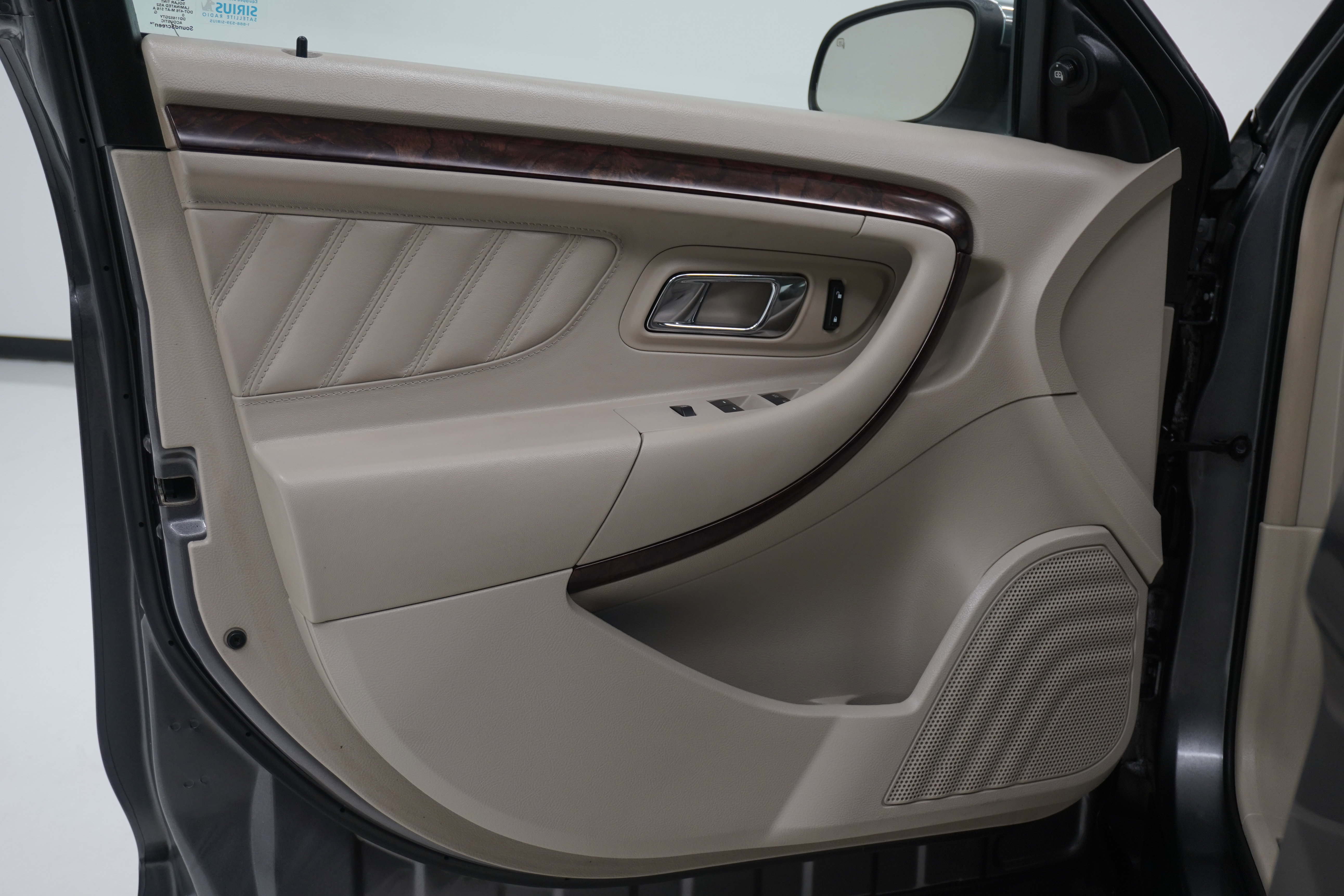 Used 2011 Ford Taurus Limited w/ 301A Rapid Spec Order Code image 14