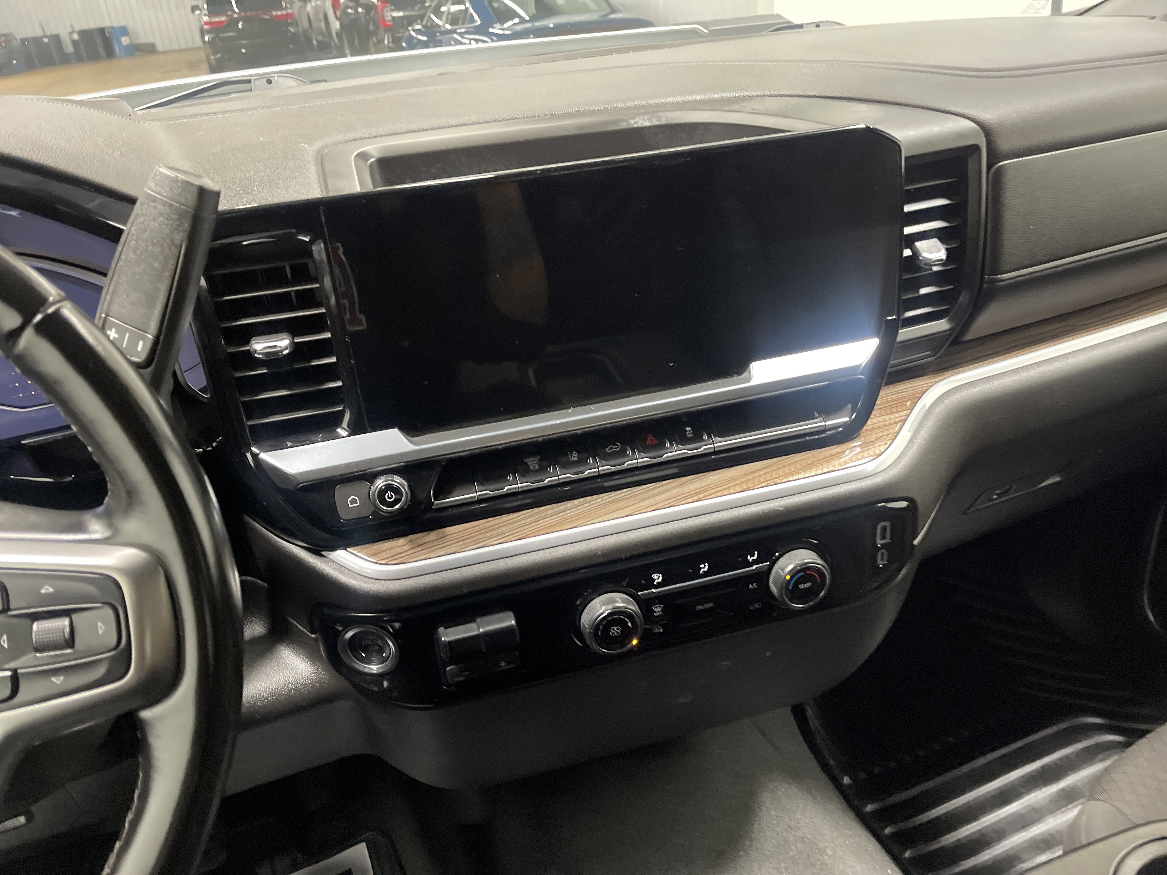 Used 2024 Chevrolet Silverado 2500 LT image 28