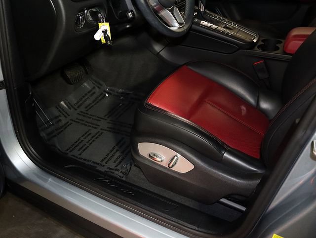 Used 2020 Porsche Macan image 25