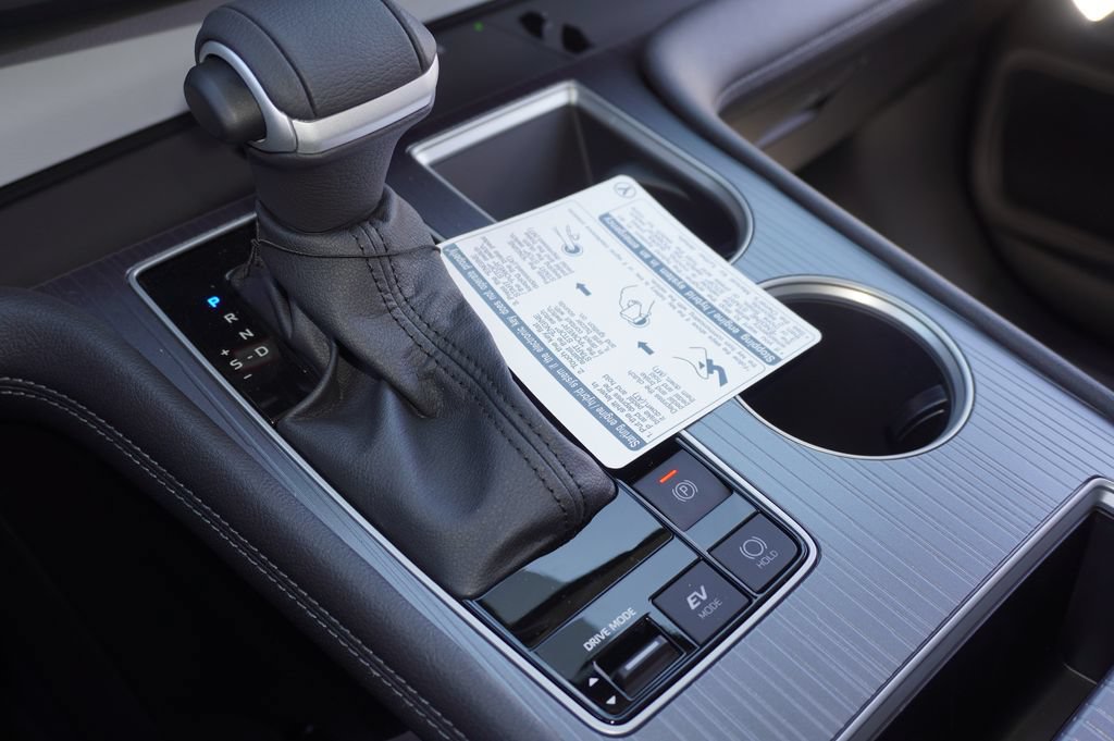 Certified 2026 Toyota Sienna XLE FWD image 19