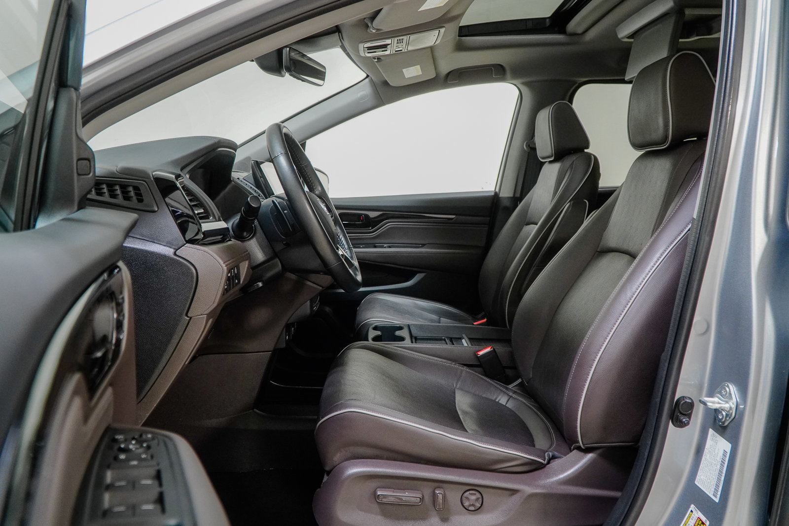 Used 2024 Honda Odyssey Elite image 21