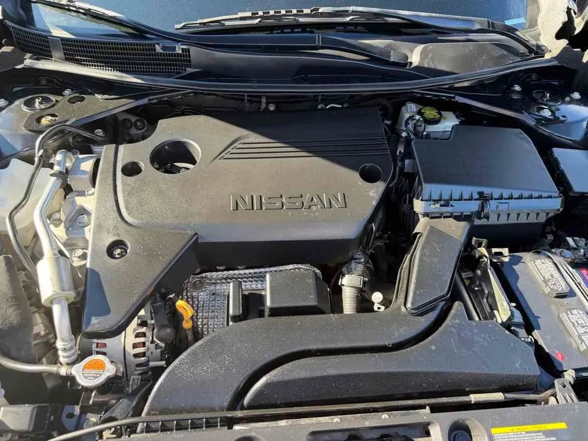 Used 2016 Nissan Altima 2.5 SL FWD image 16