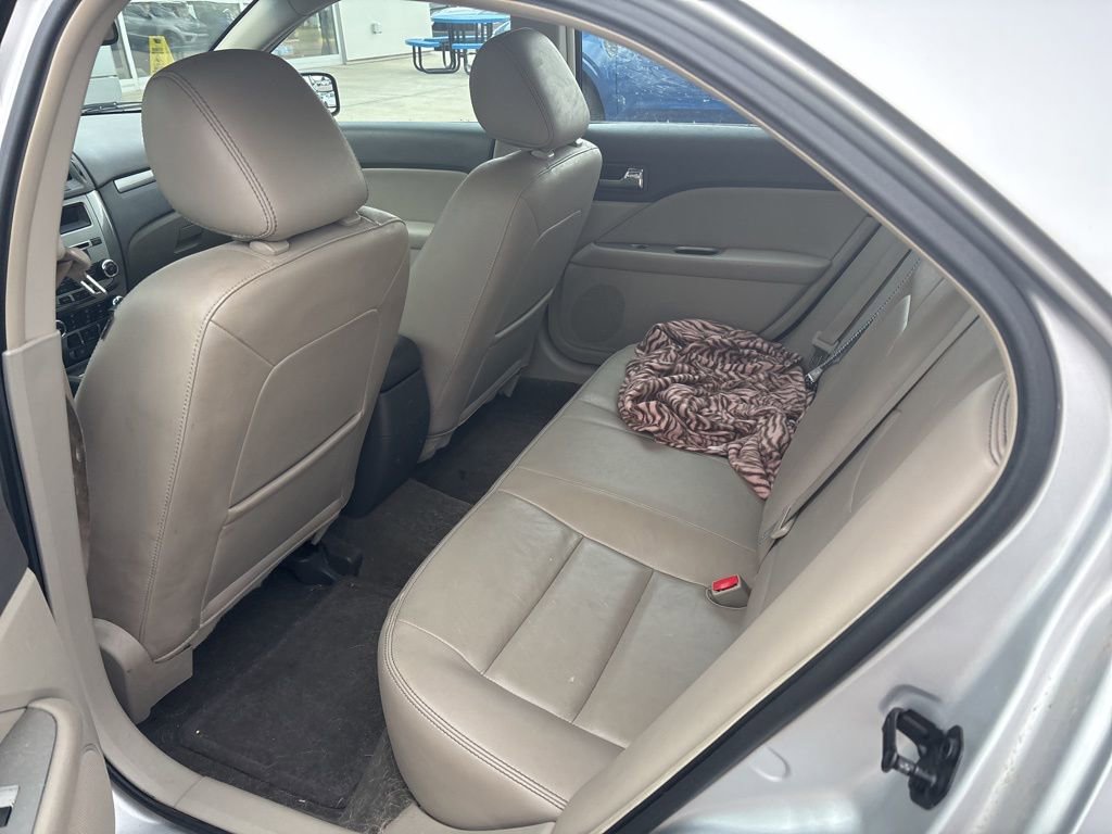 Used 2011 Ford Fusion SEL image 5