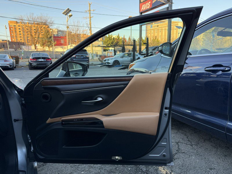 Used 2022 Lexus ES 350 w/ Premium Package image 11