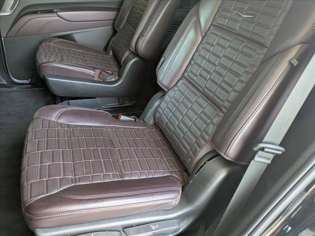 Used 2022 Cadillac Escalade Sport Platinum w/ LPO, ONYX Package AWD/4WD image 19