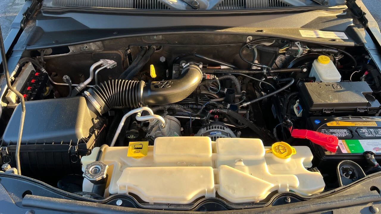 Used 2011 Jeep Liberty Renegade w/ Navigation Convenience Group image 31