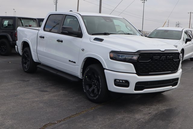 New 2026 RAM 1500 4x4 Crew Cab image 2