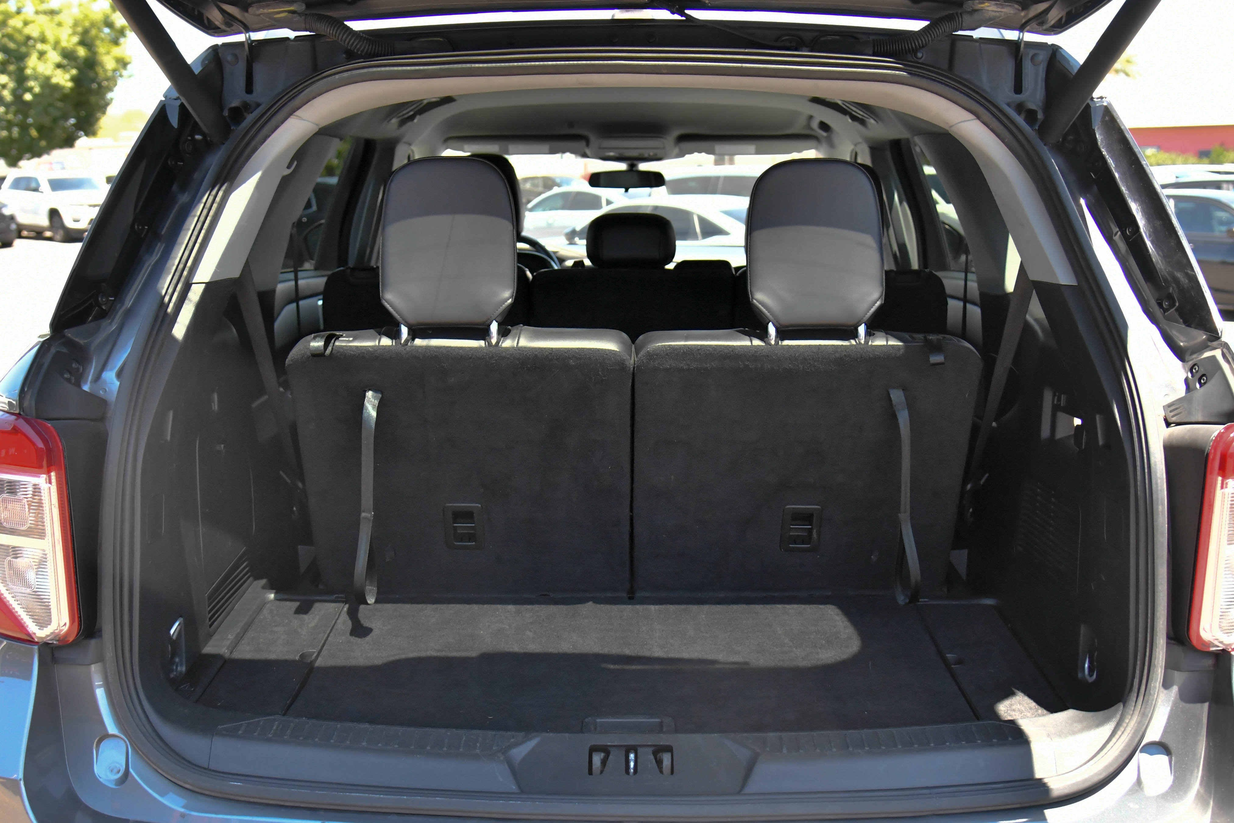Used 2023 Ford Explorer XLT w/ Equipment Group 202A RWD image 41