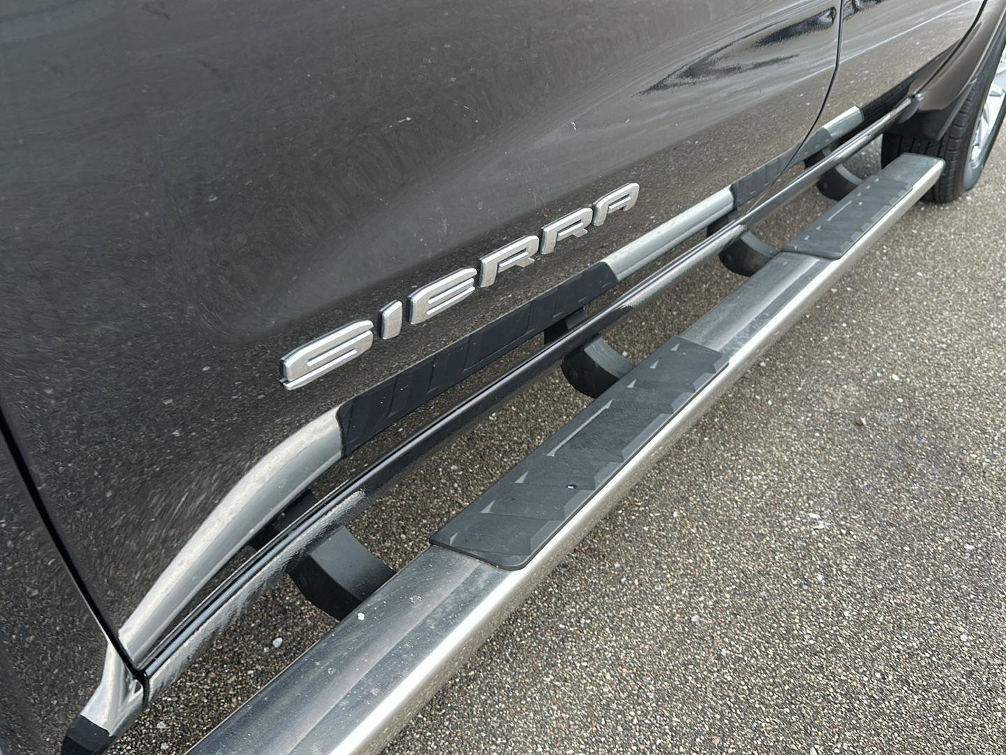 Used 2019 GMC Sierra 1500 4WD CREW CAB 147 image 3