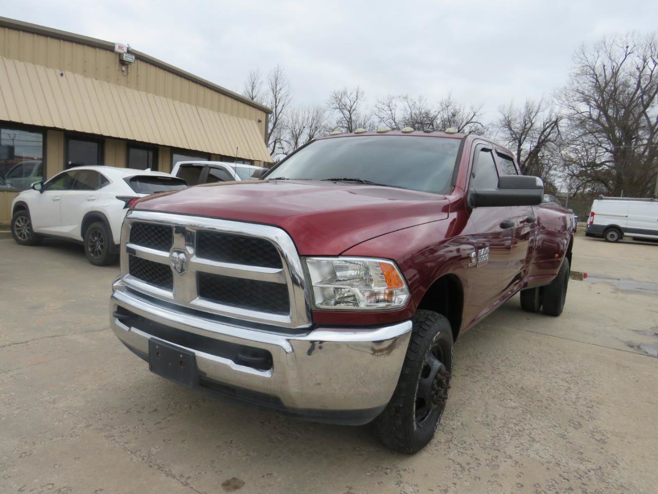 Used 2018 RAM 3500 Tradesman w/ Chrome Appearance Group AWD/4WD image 35