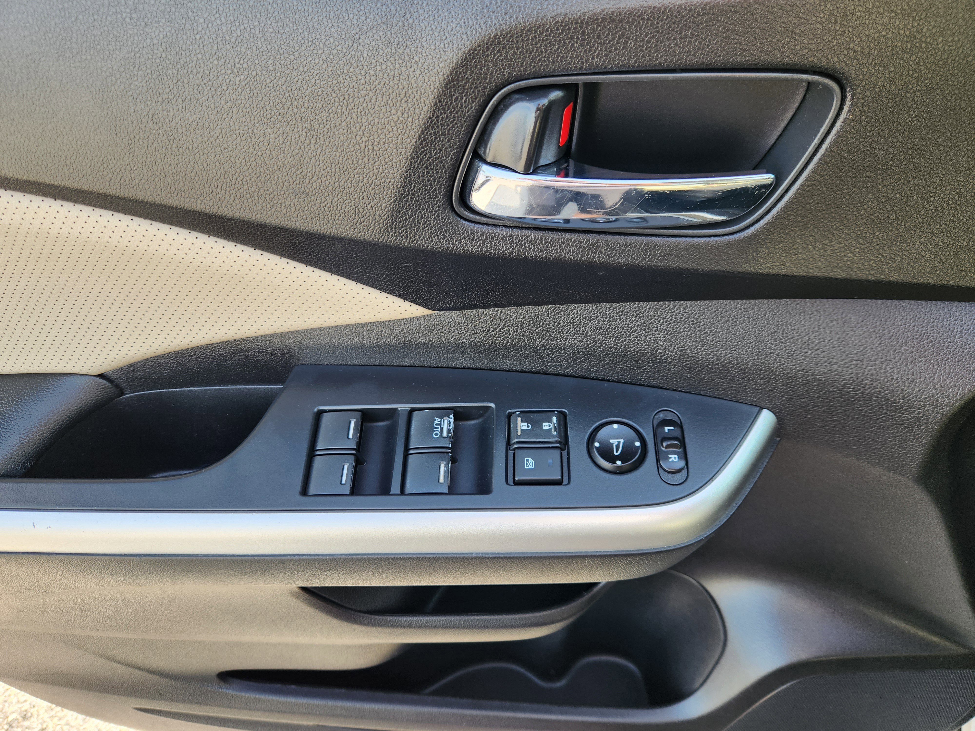Used 2015 Honda CR-V EX-L image 18