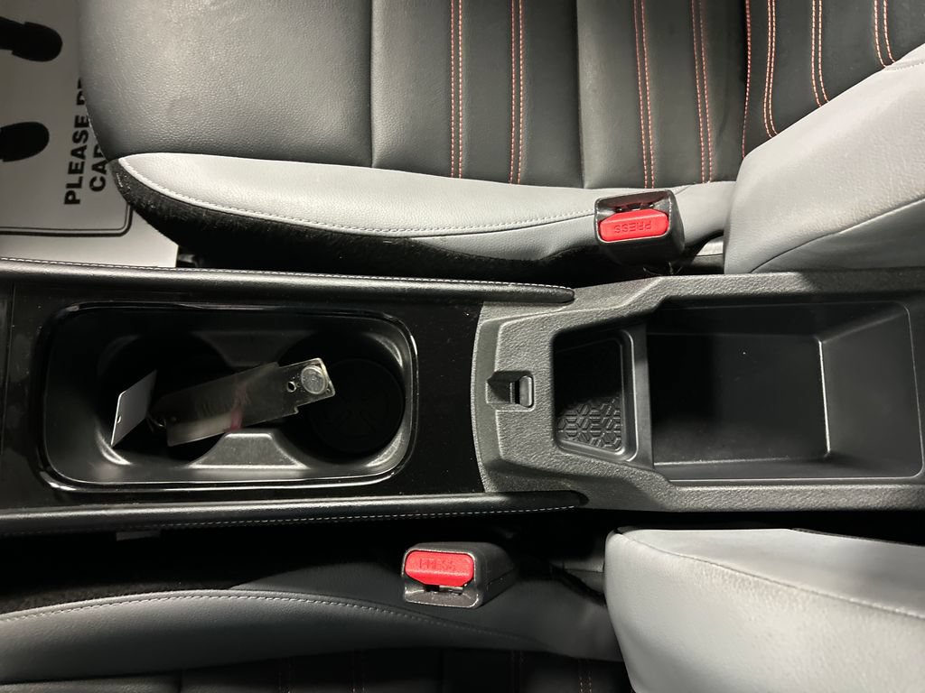 Used 2023 Nissan Kicks SR w/ SR Premium Package FWD image 19