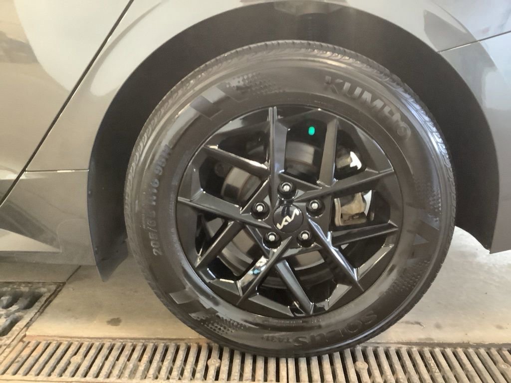 Certified 2025 Kia K5 LXS image 24