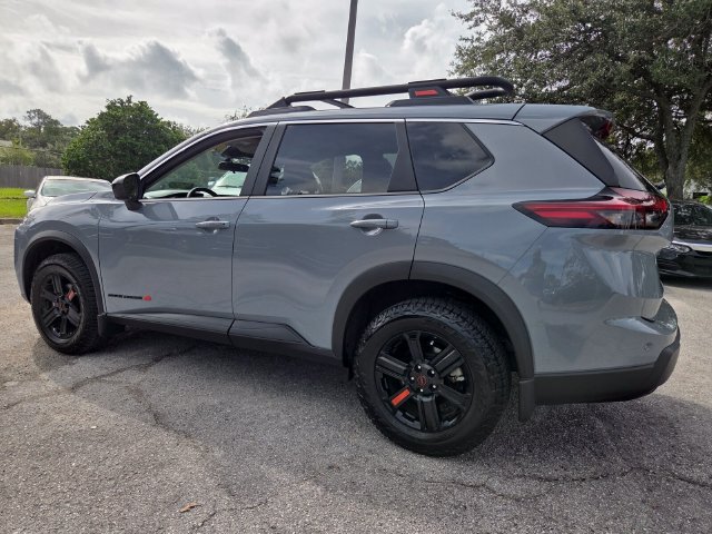 Used 2025 Nissan Rogue SV AWD/4WD image 5