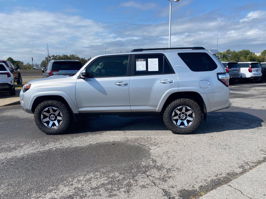 Used 2019 Toyota 4Runner TRD Off-Road AWD/4WD image 12