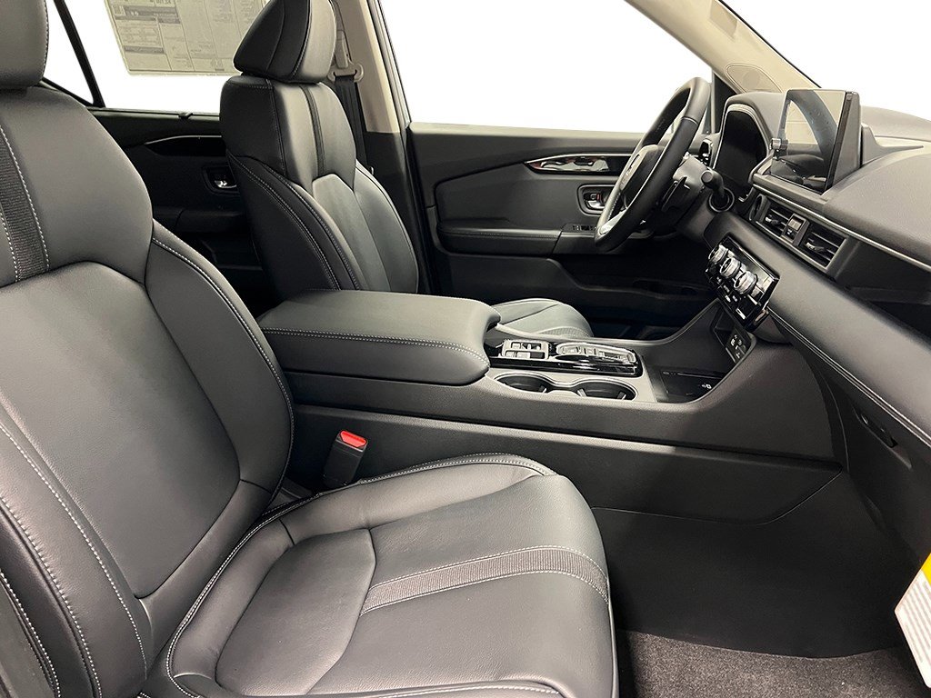 New 2025 Honda Pilot Touring image 37