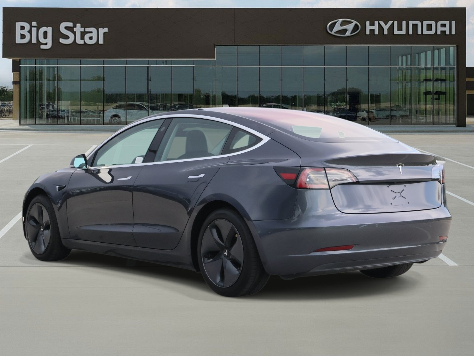 Used 2018 Tesla Model 3 Long Range RWD image 3