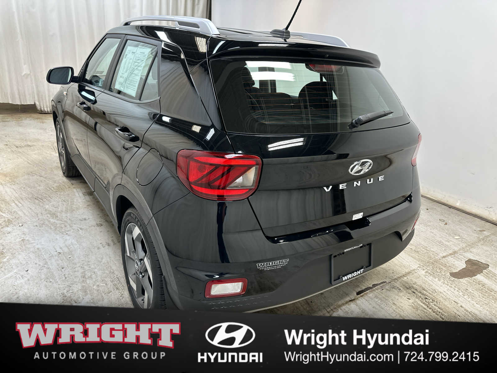Certified 2025 Hyundai Venue SEL FWD image 4
