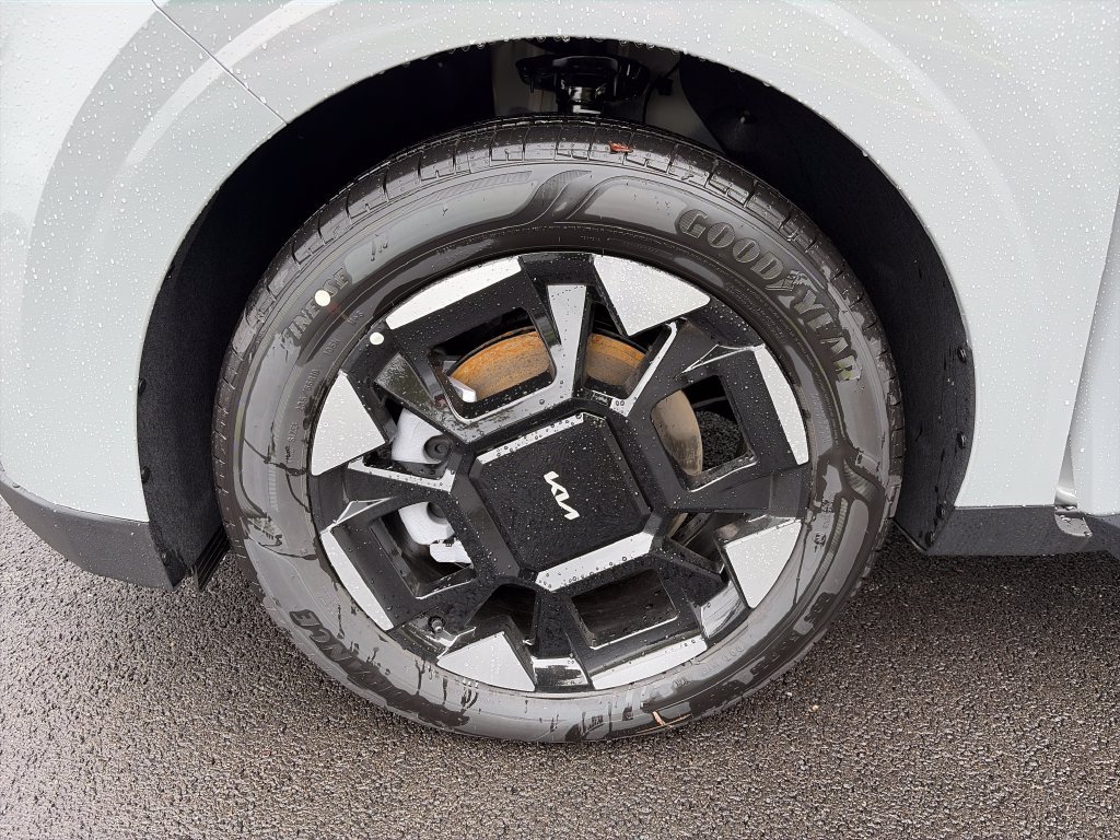 New 2027 Kia Carnival EX FWD image 24