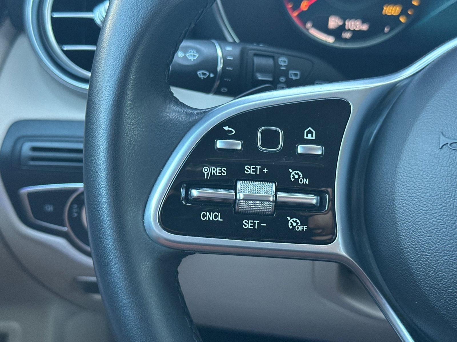 Certified 2022 Mercedes-Benz GLC 300 w/ Premium Package Lite image 26