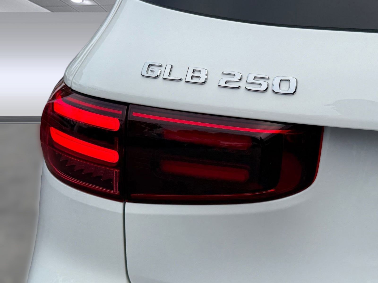 New 2026 Mercedes-Benz GLB 250 image 10