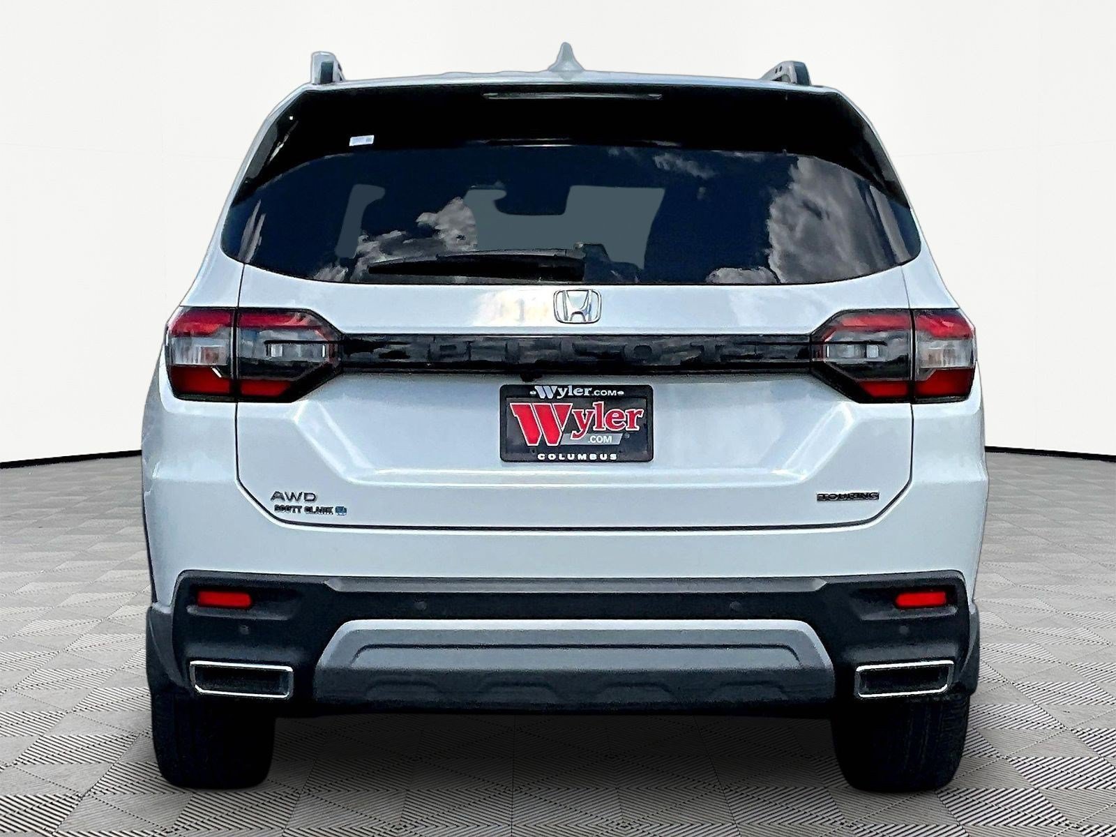 Used 2023 Honda Pilot Touring image 5