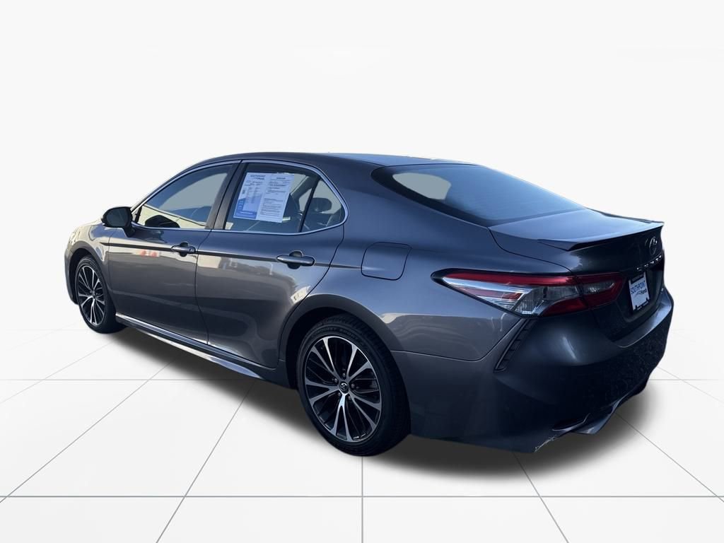 Used 2018 Toyota Camry SE image 6