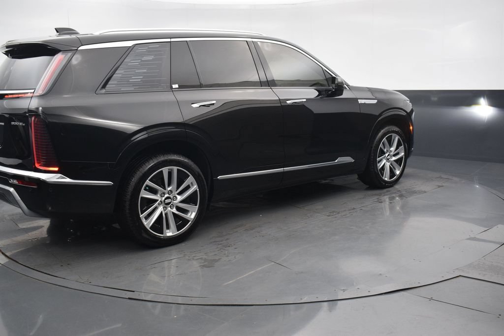 Certified 2026 Cadillac Vistiq Luxury w/ LPO, Floor Liner Package AWD/4WD image 6