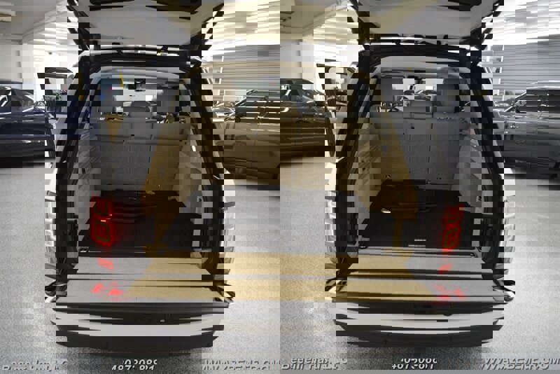 Used 2017 Land Rover Range Rover HSE image 42