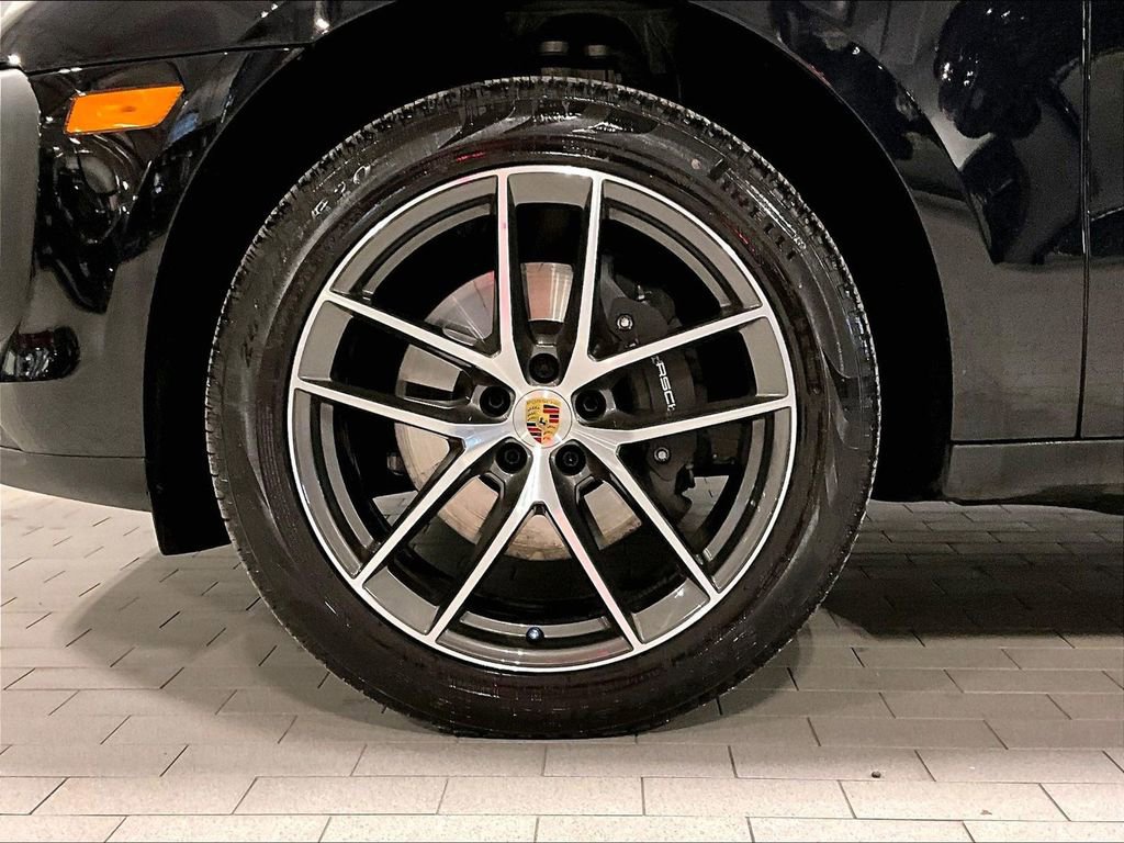 Used 2025 Porsche Macan image 14