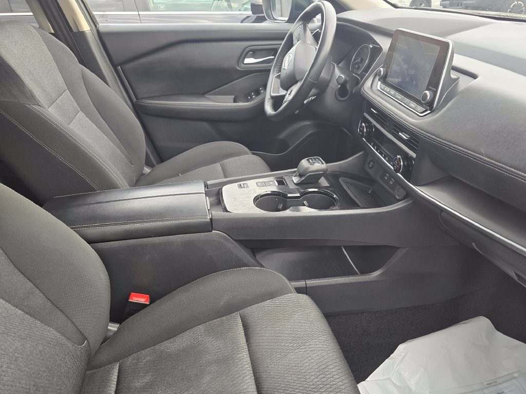 Used 2025 Nissan Rogue SV FWD image 10