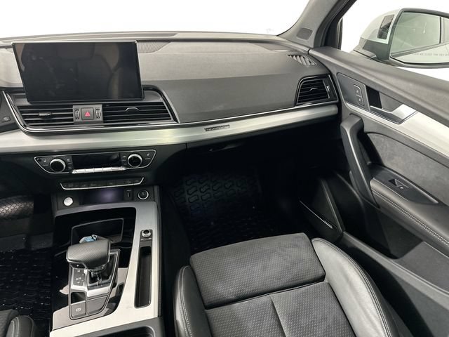 Used 2024 Audi Q5 e Premium Plus w/ Premium Plus Package AWD/4WD image 26