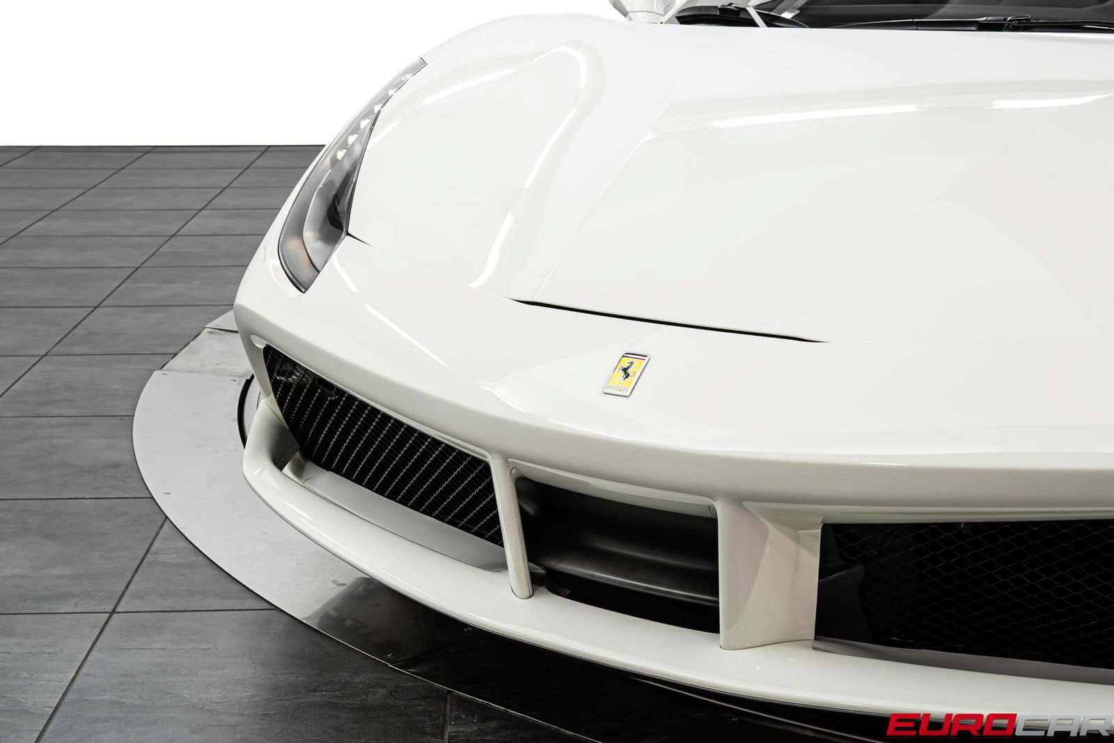 Used 2019 Ferrari 488 Spider RWD image 14