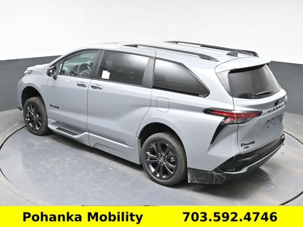 Used 2026 Toyota Sienna XSE image 15