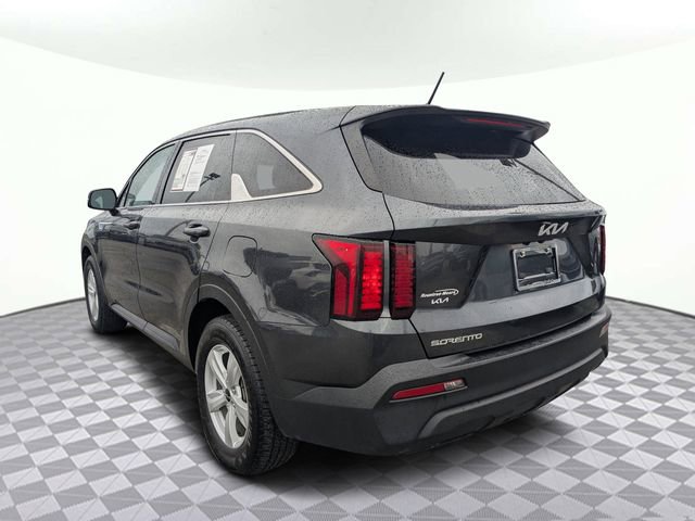 Used 2023 Kia Sorento LX image 5