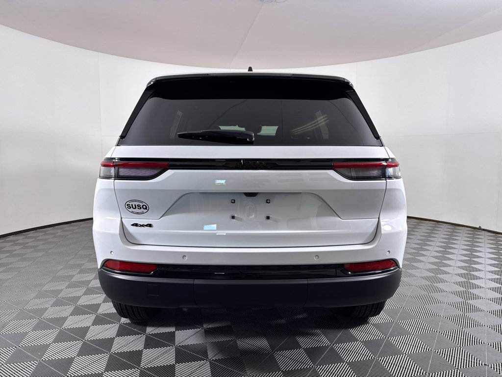 New 2025 Jeep Grand Cherokee Altitude image 12