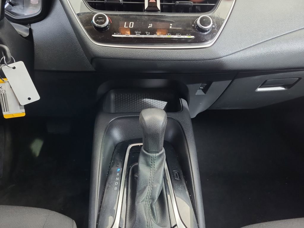 Used 2021 Toyota Corolla LE w/ Carpet Mat Package (TMS) image 11