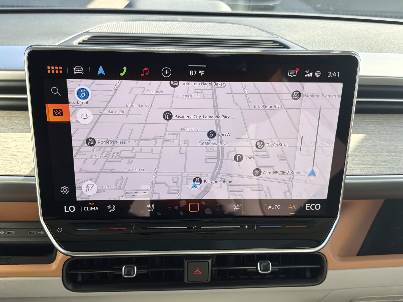 Certified 2025 Volkswagen ID. Buzz Pro S Plus RWD image 23