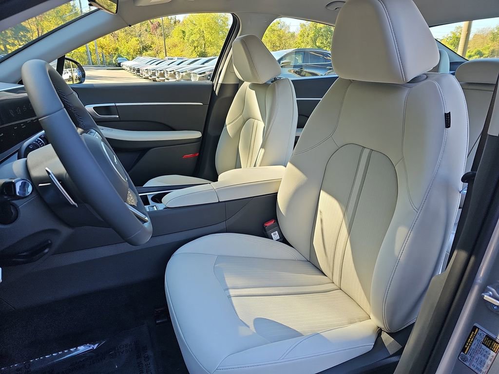 New 2026 Hyundai Sonata SEL FWD image 14