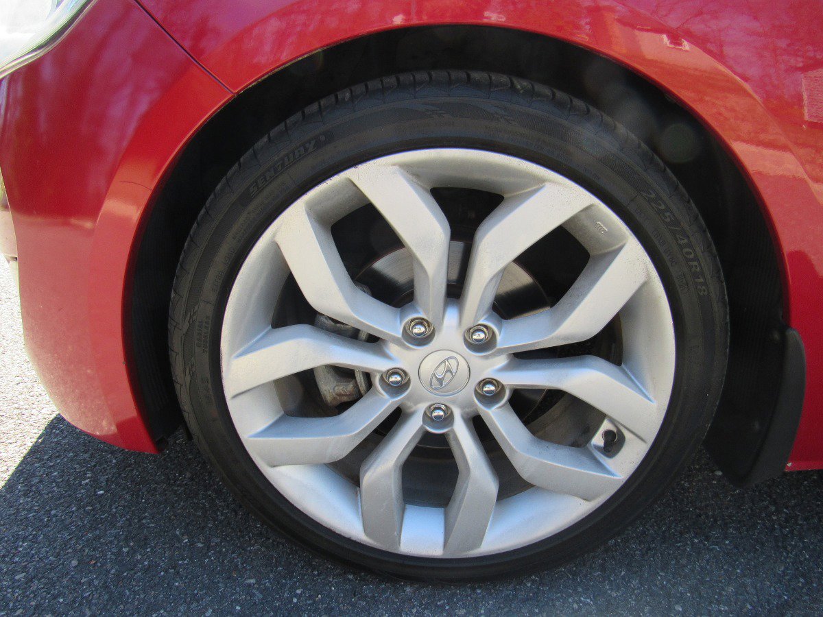 Used 2013 Hyundai Veloster BASE w/ Style Pkg image 11