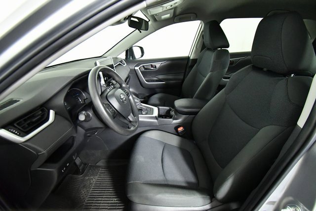 Used 2023 Toyota RAV4 LE image 5