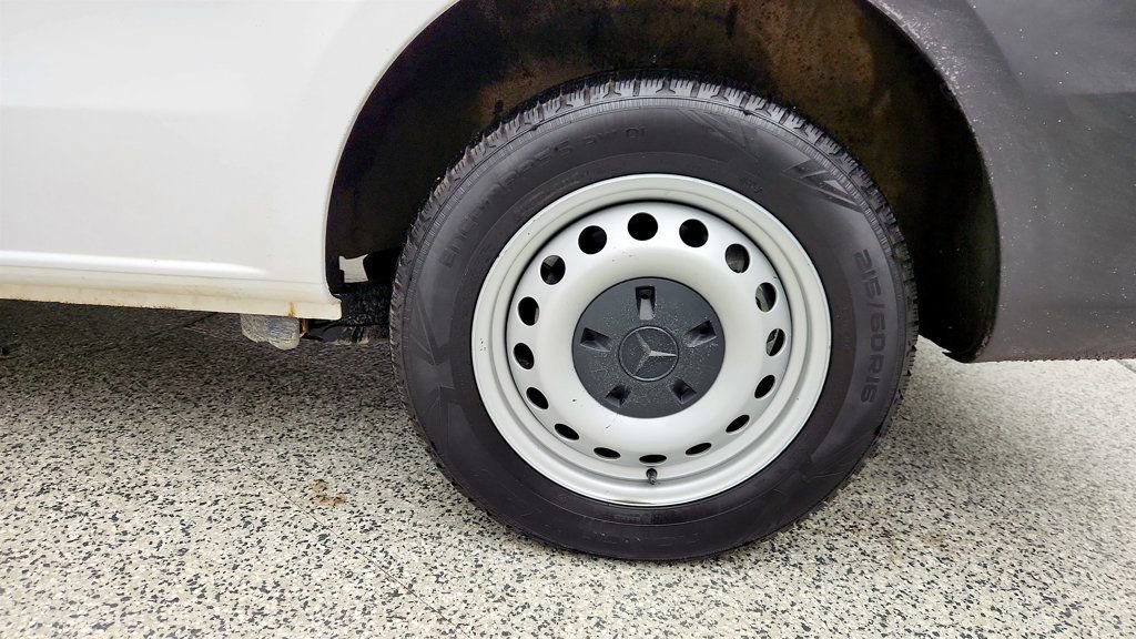 Used 2023 Mercedes-Benz Metris image 9