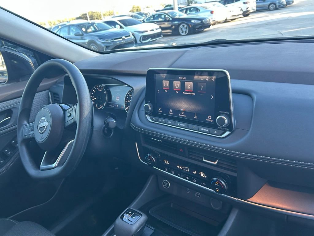 Used 2023 Nissan Rogue SV image 35