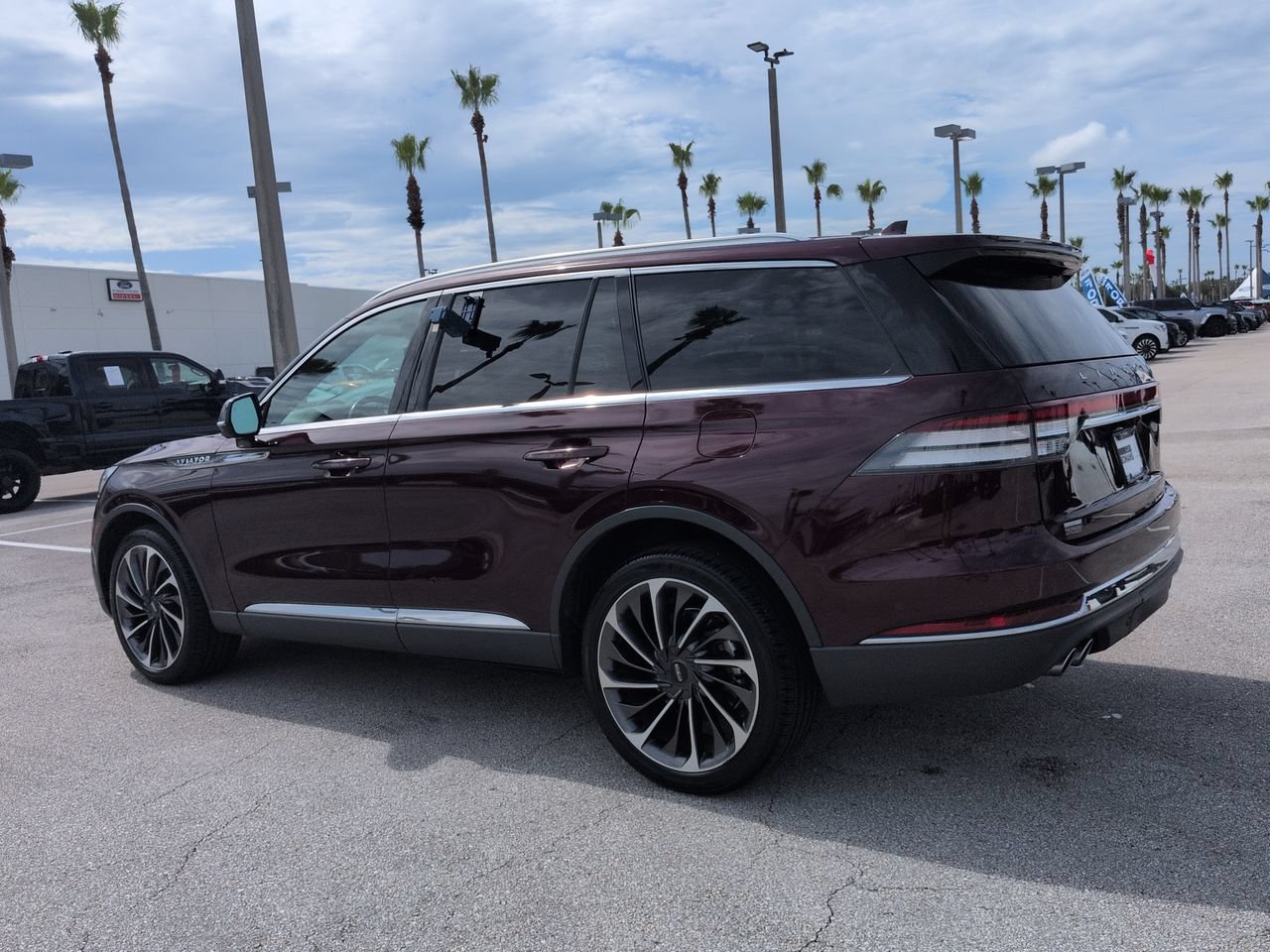 Certified 2020 Lincoln Aviator Reserve w/ Equipment Group 202A AWD/4WD image 6