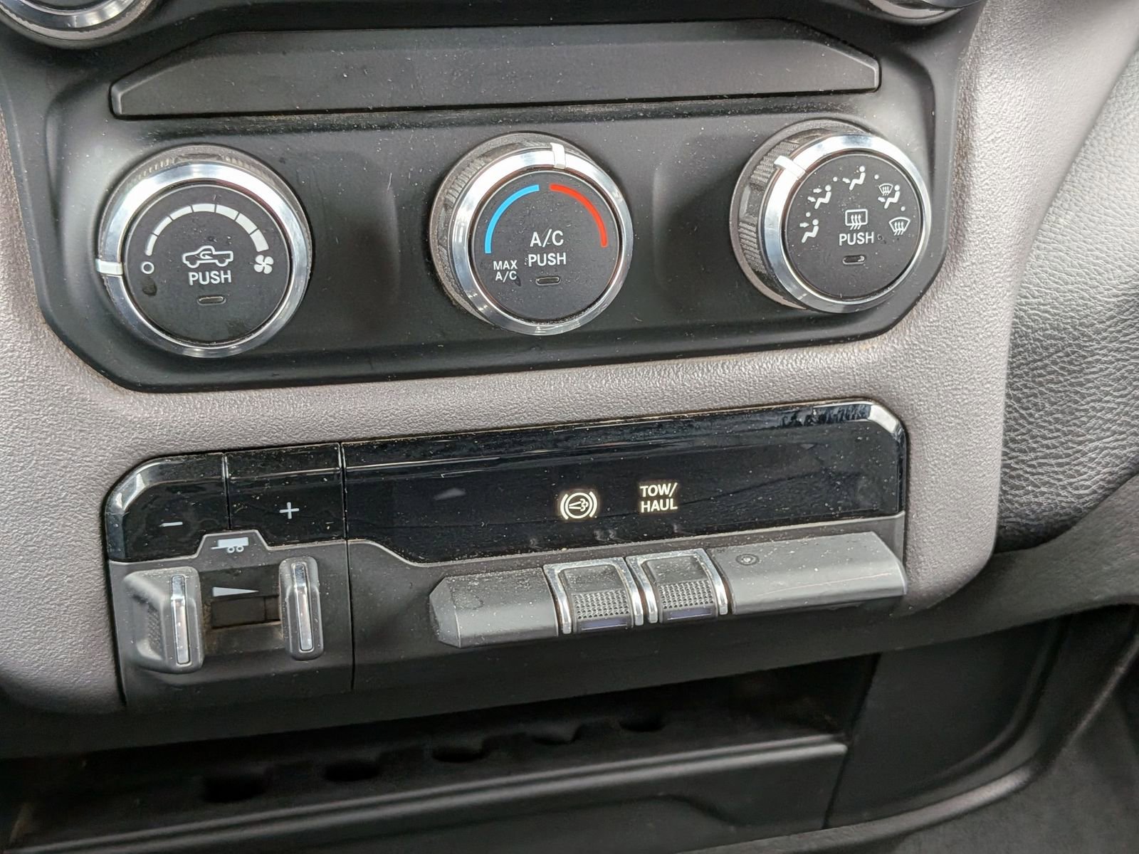 Used 2024 RAM 2500 Big Horn image 24