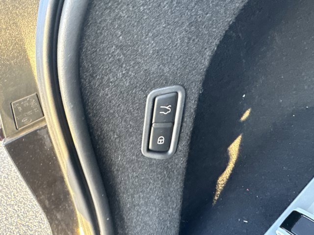 Used 2022 Maserati Levante Trofeo image 36