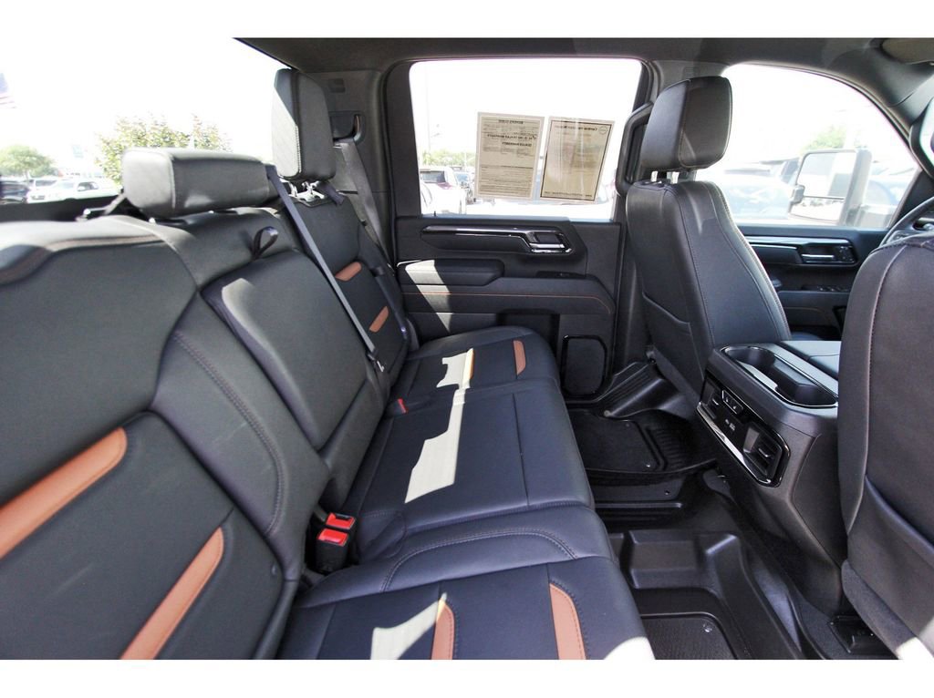 Used 2025 GMC Sierra 2500 AT4 image 10