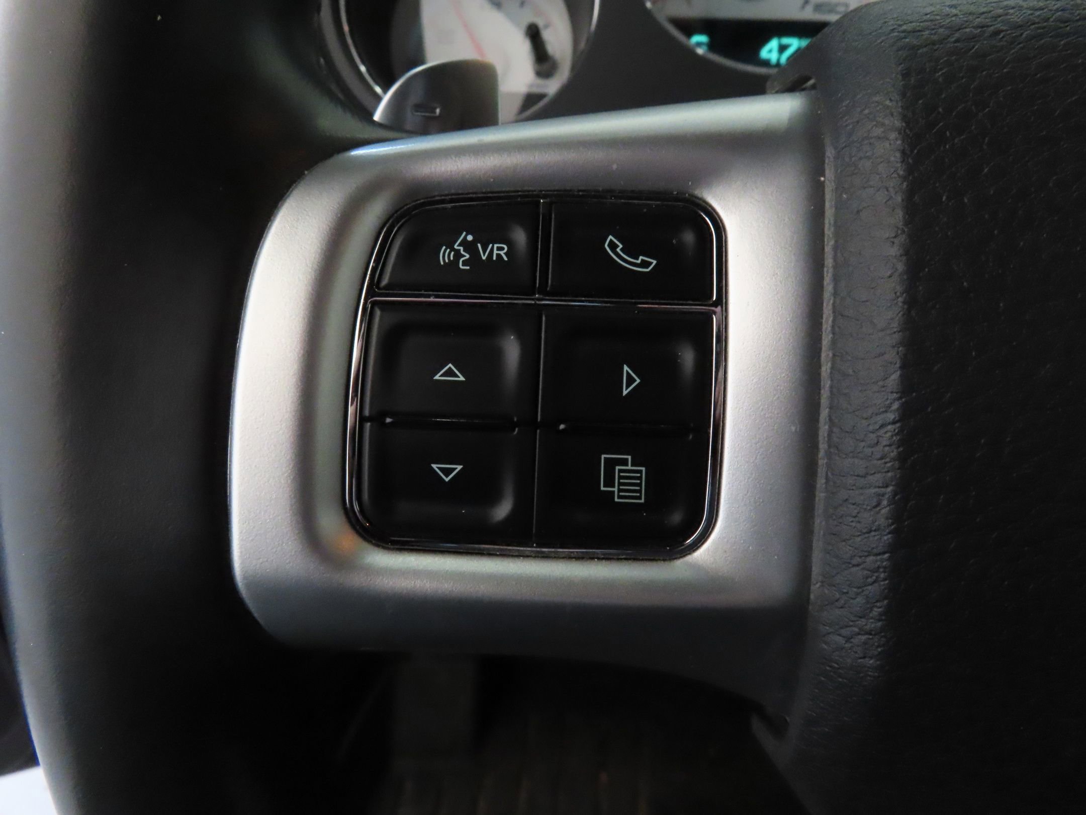 Used 2013 Dodge Challenger R/T Plus image 15