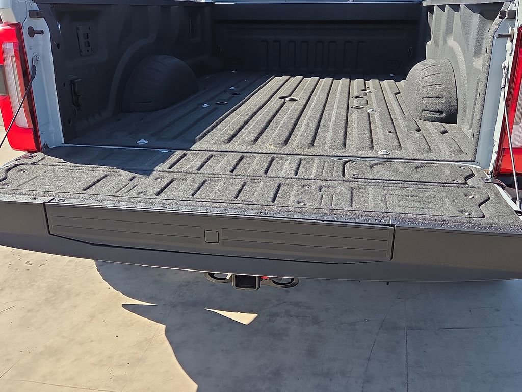 Used 2025 Ford F450 Platinum w/ FX4 Off-Road Package AWD/4WD image 18